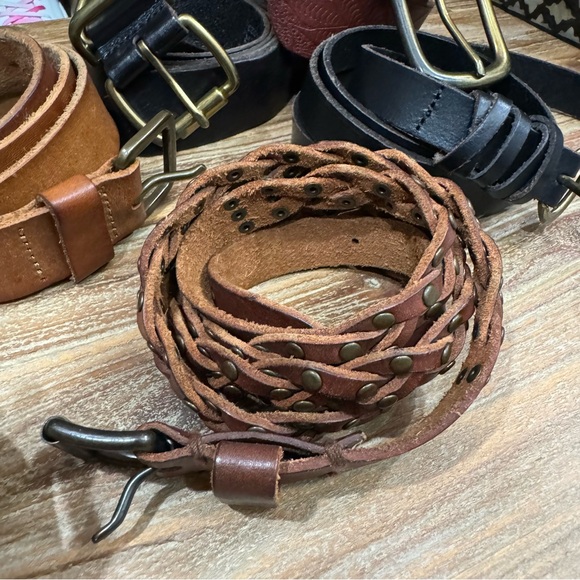Bundle of Leather Belts: SIZE L - Picture 5 of 9